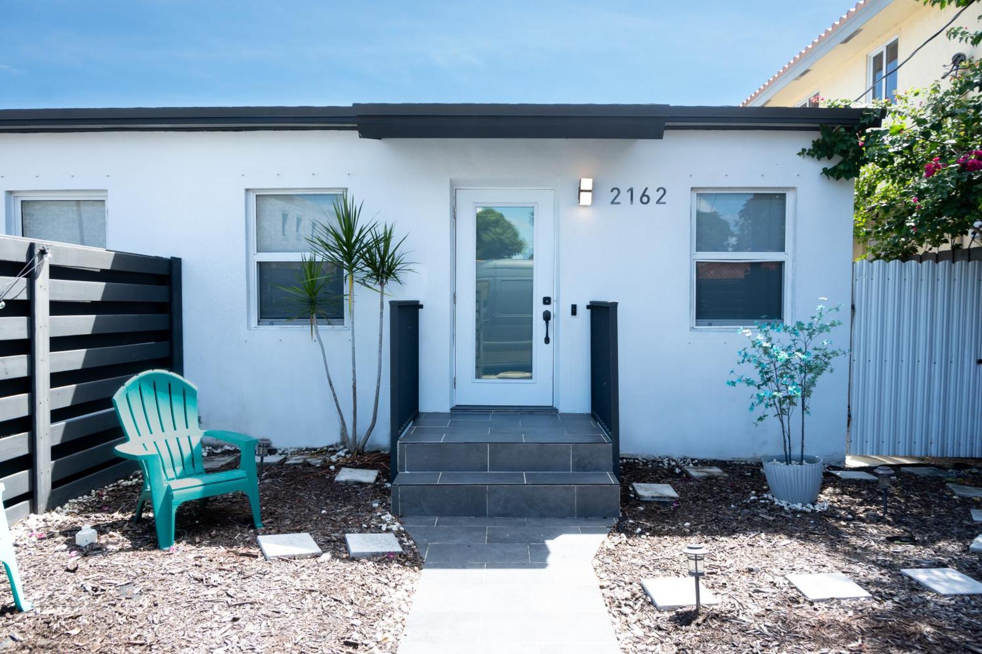 Cozy Airport, Kingbed, Fenced Parking - Little Havana Near Airport, Wynwood, Calle 8 Brickell, Coral Gables And Apartment Miami