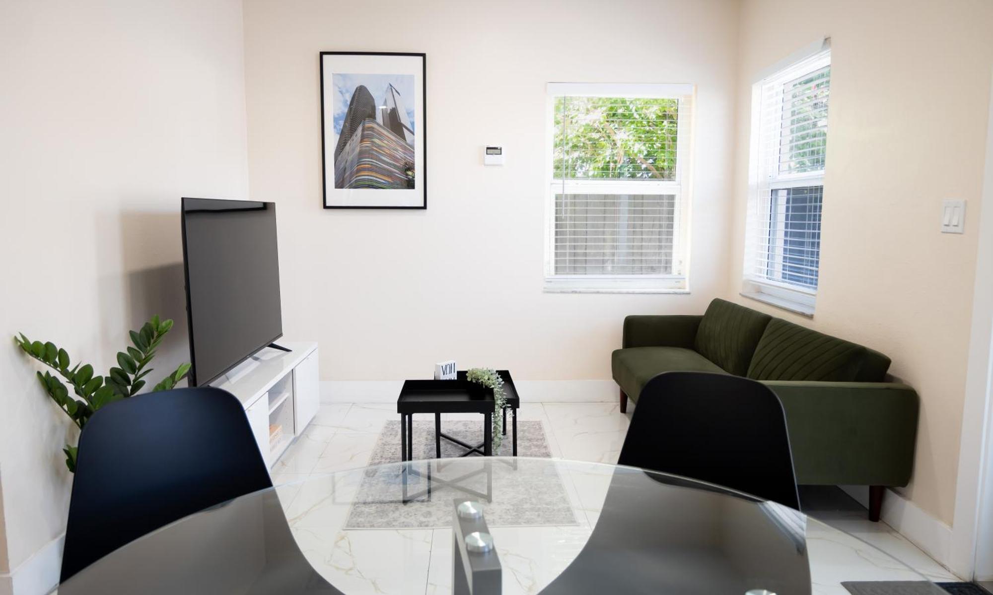 Cozy Airport, Kingbed, Fenced Parking - Little Havana Near Airport, Wynwood, Calle 8 Brickell, Coral Gables And * Miami